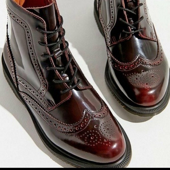 doc martens delphine